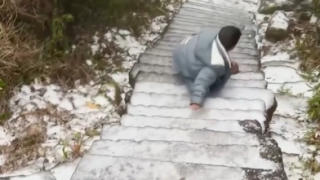 People asking life apdi poguthu 2024